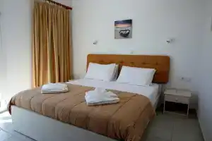 Kappatos Apartments, Ласси