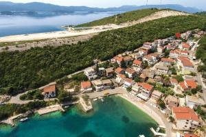 Amazing Home in Klek With Wifi and 0 Bedrooms, Komarna