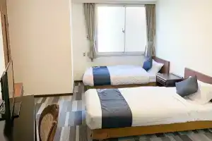 Tabist Oriya Kochi, Коти