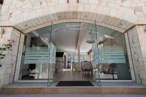 Апартаменты Villa Olympia, Полихроно