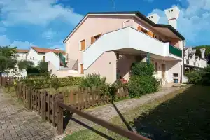 Cozy Holiday Home in Rosolina near Sea Beach, Розолина-Маре