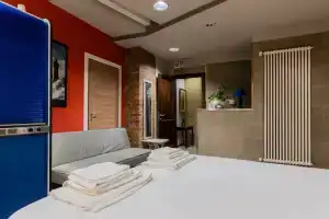 Seb'S Crib, Мондови