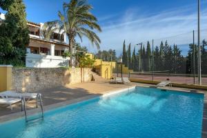 Villa Privilege Tennis, Платжа ден Босса