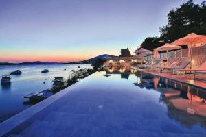 Awesome Home in Trogir With Sauna, Wifi and 4 Bedrooms, Трогир