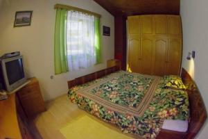 Olive Apartments, Медулин