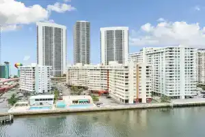 Incredible Bay View 3 Bed Private Floor Apt 1101 Bw Resort Miami Fl, Голливуд