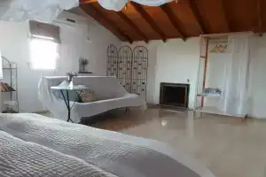 Beyaz Ev Pansiyon, Сигаджик