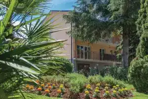Nice Home in Pula With Wifi and 2 Bedrooms, Pomer