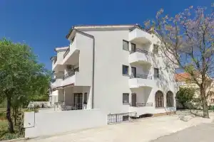 Apartments and Room Thea, Задар