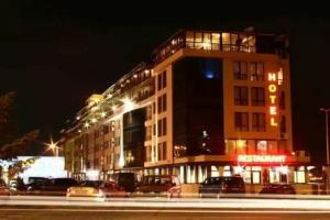 Avenue Hotel Deluxe, Бургас