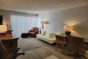 Hollywood Cosmopolitan Apartments, Лос-Анджелес