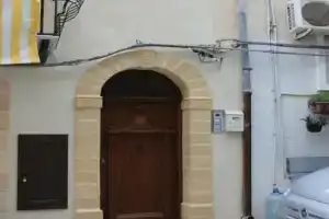Vanni House 68, Чефалу