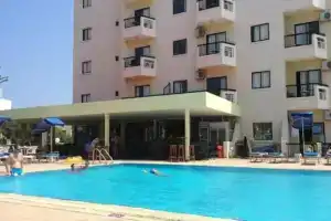 Livas Hotel Apartments, Протарас