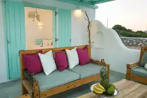 Aegean Queen Villas, Науса
