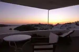 Gabbiano Apartments, Ия