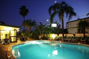 Hotel Calabrisella, Капо-Ватикано