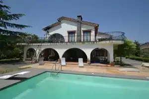 Luxury Villa With Private Pool Between Etna and the sea, Трекастаньи