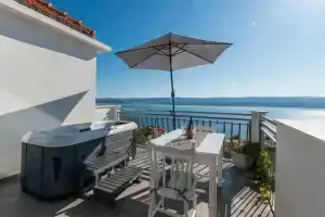 Awesome Home in Stanici with WiFi, 3 Bedrooms & Hot Tub, Tice