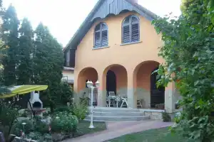 Almavilla, Дьенешдиаш