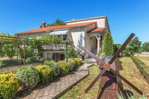 Amazing Home in Pula With Wifi and 0 Bedrooms, Štinjan