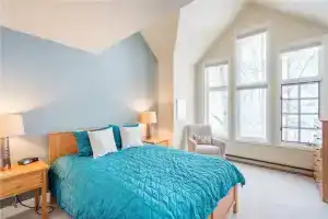 Etta Place Too 103 by Avantstay Close to Town & The Slopes! In Complex w Communal Pool & Hot Tub, Теллурид