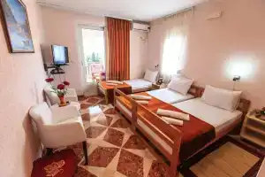 Villa Beba, Бар