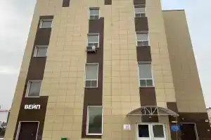 Отель «Часы», Островцы