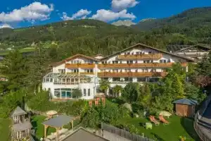 Family Hotel Gutenberg, Шена