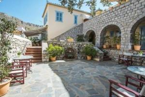 Alkionides Pension, Идра