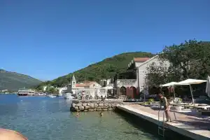 Luxury Penthouse sea View Pool Ivy House Tivat, Тиват
