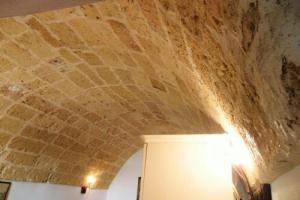 Corte San Vincenzo, Удженто