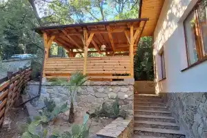 Кипарис- Шале, Алупка