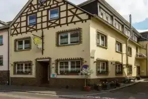 Haus Schwarzenberg, Эрнст