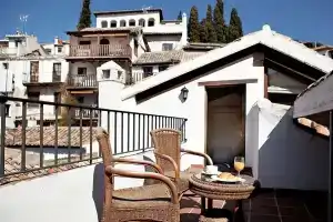 Suites Casa Cuesta del Agua, Гранада