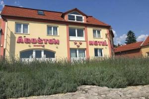 City Hotel Agoston, Печ