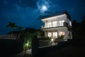 Blue moon in Sesokojima, Мотобу