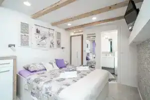 Lavender Room, Дубровник