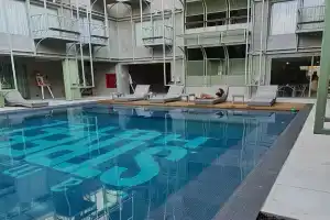 4 Monkeys Hotel - Sha Extra Plus, Бангкок
