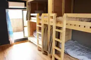 Guesthouse Yours - Hostel, Осака
