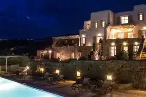 White Rock Suites & Villas, Турлос