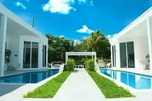 Men Only Clothing Optional Guesthouse near Wilton Manors, Форт-Лодердейл