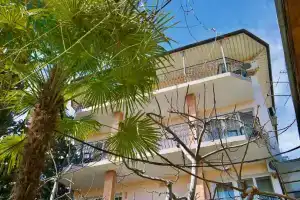 Никита, Алушта