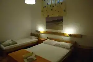 Pension Margarita Basic Triple Room, Скиатос