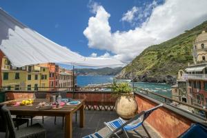 La Casa dell'Eroico Vino, Вернацца