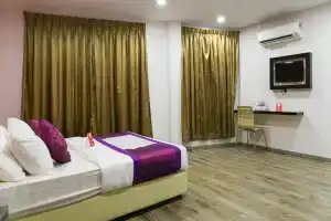 Oyo 296 Kk Hotel Jalan Pahang, Петалинг-Джая