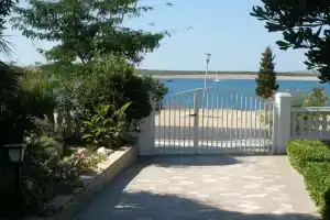 Villa Pagar, Povljana