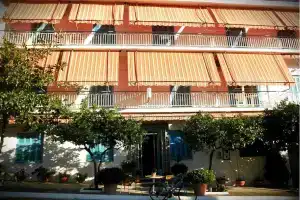Hotel Drosia, Лутра-Эдипсу