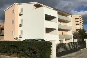Drop In Split Luxury Suites, Сплит