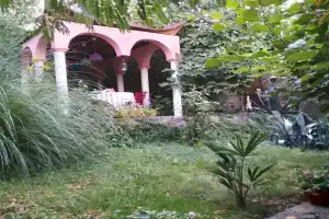 Гостевой дом «Итальянский дворик», Малореченское