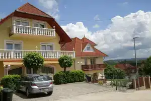 Vesta Apartments, Хевиз